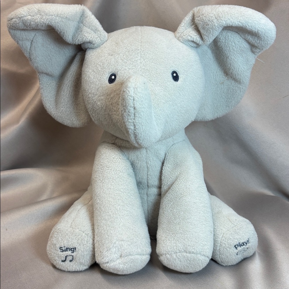 Gund Flappy the Elephant - Picture 4 of 10